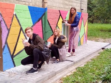 У Володимирі діти розмалювали художню школу. ФОТО