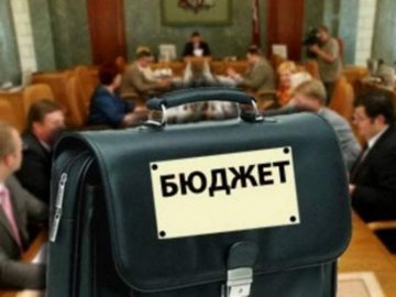 Бонус до податків: 12 ініціатив влади, які позначаться на житті українців