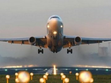Білорусь відновлює регулярне авіасполучення з Україною