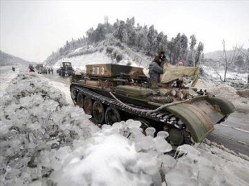 Українські військові розбили 30 ворожих танків, - соцмережі