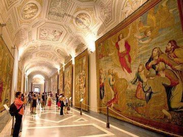 У 18 столітті у Горохові виготовляли декоративні килими на стіни, які знали в цілому світі