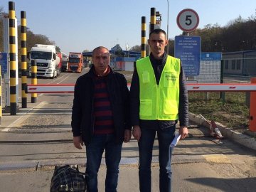 Волинські міграційники видворили нелегала з Молдови
