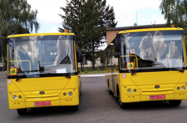Волинській громаді передали третій шкільний автобус