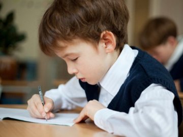 Змінили правила прийому дітей до школи: чого чекати українцям
