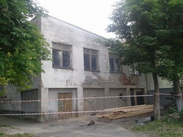 Як ремонтують колишній луцький кінотеатр. ФОТО