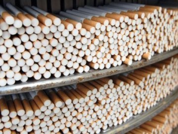 Волинянин хотів продати майже 4 тисячі пачок контрафактних цигарок