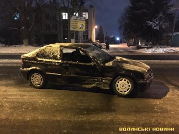 Вечірня аварія в Луцьку: розтрощений «передок» та постраждалий. ФОТО