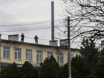 Російські військові захопили госпіталь в Сімферополі
