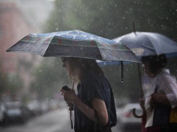 Тепло і мокро: 17 серпня захід України накриють дощі з грозами