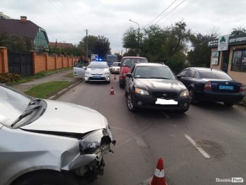 Аварія в Луцьку: в Geely розтрощений «передок». ФОТО