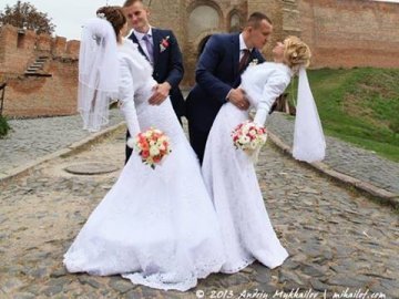 У Луцьку вперше за останні роки відгуляли подвійне весілля