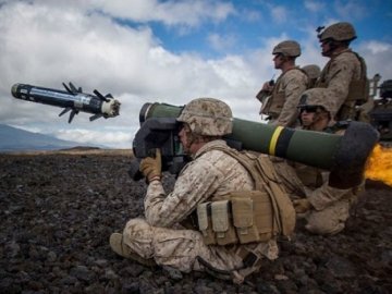 Пентагон рекомендує надати Україні летальну зброю