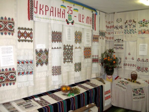 В Іваничах відкрилася виставка вишитих рушників, який понад 50 років. ФОТО