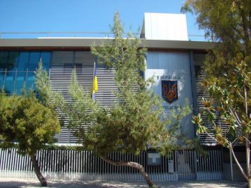 В Афінах - напад на посольство України