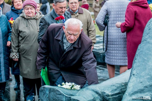 Відгомін війни: у Луцьку вшанували жертв Другої світової. ФОТО