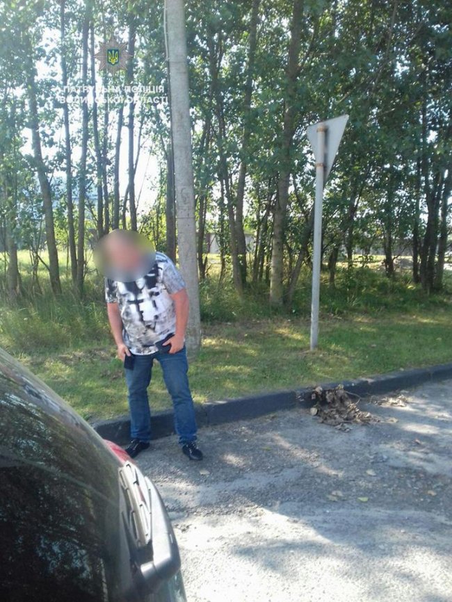 На Волині киянин хотів відкупитися від поліцейських. ФОТО