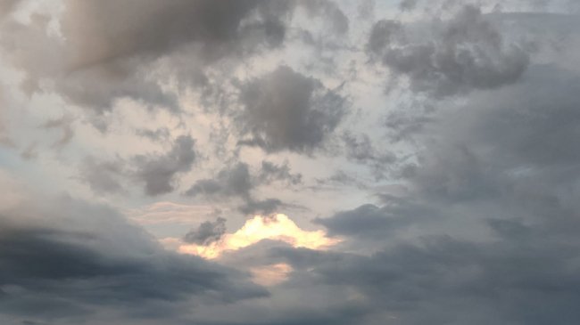«Вечірні хмариська» – Луцьк перед грозою. ФОТО