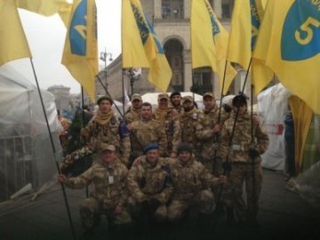 «Самооборона Майдану» «конфіскувала» техніку та ледве не побилася. ВІДЕО	