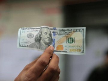 Долар падає в ціні: курс валют у Луцьку на 10 травня
