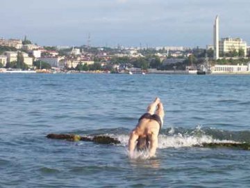 В Криму триває купальний сезон: температура води аномально тепла