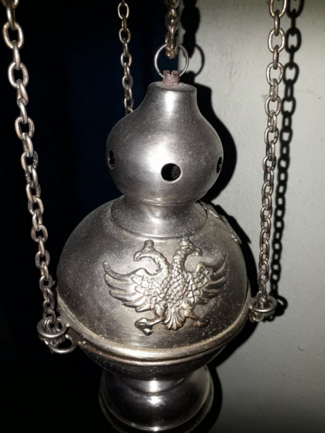 Кадило з орлом лишилося від попереднього батюшки Кадило з орлом лишилося від попереднього батюшки