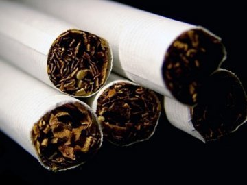 Зловили чоловіка із понад тисячею пачок контрабандних цигарок