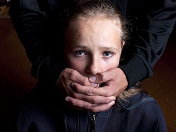 Волинського педофіла кинули за ґрати на 12 років