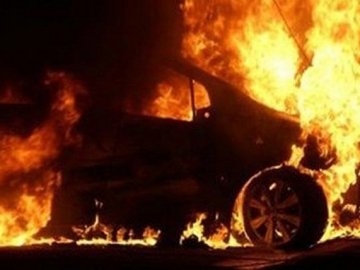 У Києві вночі прокурору підпалили авто