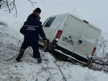 Аварія на Волині: Fiat з кювету діставали рятувальники