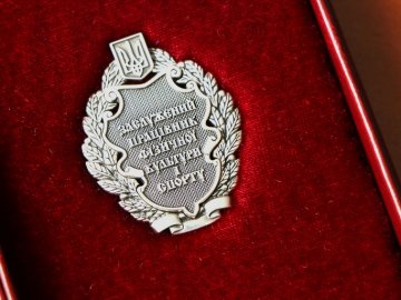 Президент нагородив званням «заслуженого» тренера-викладача з Волині