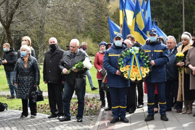 У Луцьку вшанували пам'ять жертв аварії на Чорнобильській АЕС. ФОТО