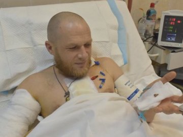 Куля розірвала артерію: в Дніпрі лікарі врятували життя пораненому бійцю з Луцька