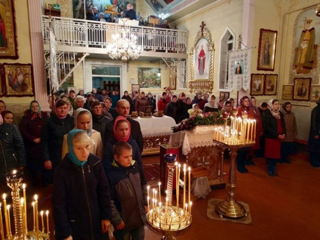 У селі на Волині помолилися перед мощами трьох святих. ФОТО