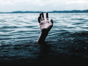 На Волині втопився чоловік: тіло шукали водолази