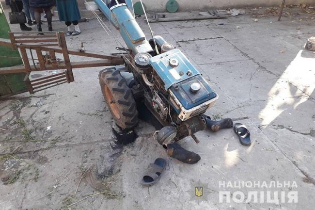 Жахлива смерть на Тернопільщині: чоловіка розчавив мотоблок