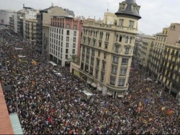 У Каталонії - масові антиполіцейські страйки