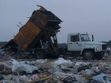 У Володимирі комунальники отримали припис через місцеве сміттєзвалище