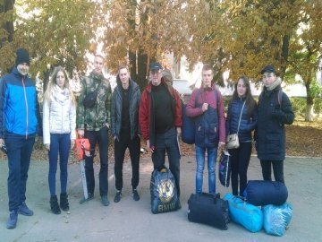 Волинська молодь відновлює українські цвинтарі у Польщі
