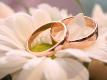 Луцький ЦНАП підготував сюрпризи молодятам, які одружуватимуться в День закоханих