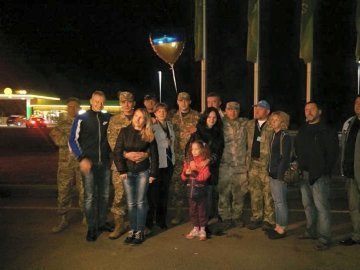 Довгоочікувана зустріч звільнених волинських бійців з сім'ями. ФОТО