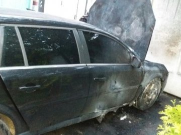 У сусідній області підпалили автомобіль депутата – власника інтернет-видання. ФОТО