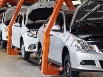 Карантин обвалив авторинок в Україні: продажі нових авто впали до 50%