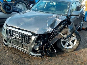 У Луцьку водій розбив авто та втік з місця аварії
