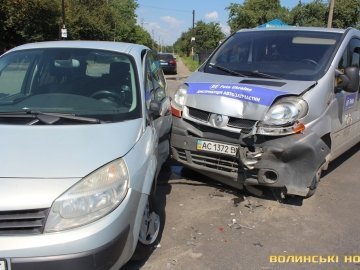 Аварія у Луцьку: не розминулися два «рено». ФОТО