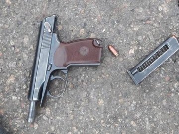 У Миколаєві посеред парку застрелився пенсіонер