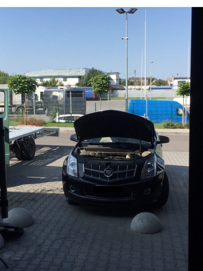 Під Луцьком затримали елітний викрадений автомобіль. ФОТО