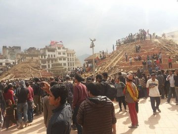 У Непалі землетрус: центр столиці зруйновано, сотні людей загинули. ФОТО