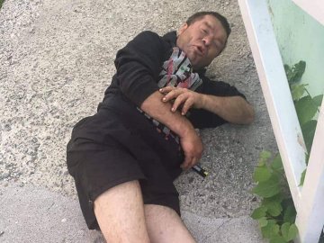 У центрі Луцька муніципали  рятували п'яного чоловіка