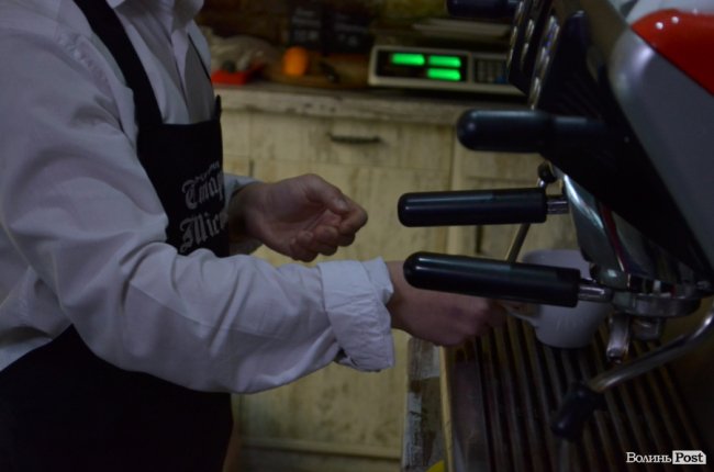 У Луцьку відкрили першу кав’ярню, де працюють «сонячні» хлопці. ФОТО