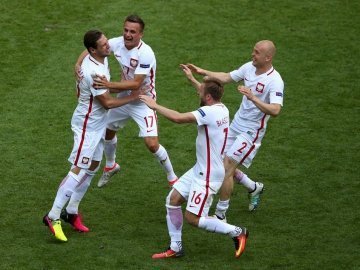 ЄВРО-2016. Польща та Уельс виходять до чвертьфіналу